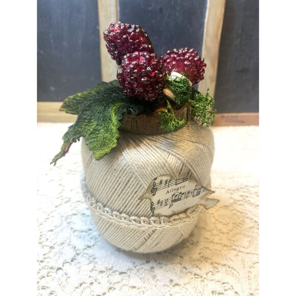 Crochet Thread Mini Assemblage Decorated Rustic Primitive Raspberries Country - Picture 7 of 7